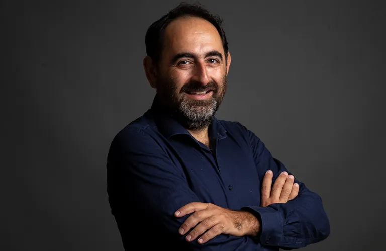Άνθρωποι που συναναστρέφονται και κτήρια που μιλούν
