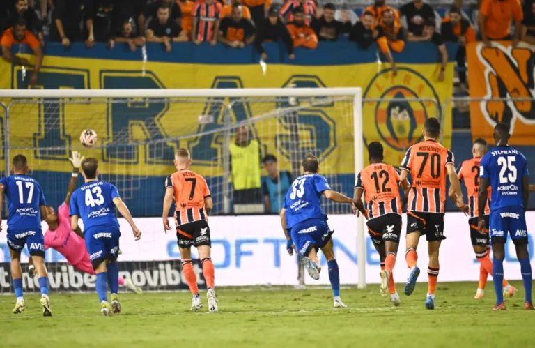 «Έχασε το ολοκάθαρο πέναλτι υπέρ του ΑΠΟΕΛ - Κανένα πέναλτι με Γιόβετιτς»