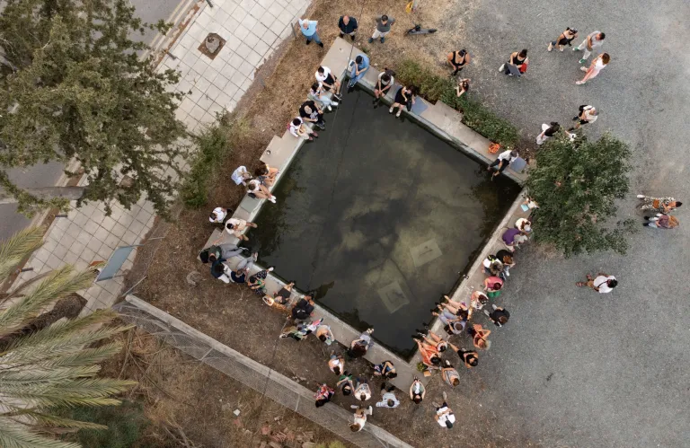 Η Κύπρια καλλιτέχνης Κυριακή Κώστα και η αναζήτησή της για τα κοινά