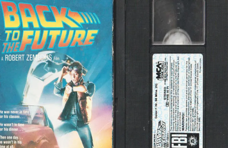 Βιντεοκασέτα του «Back to the Future» πωλήθηκε για 75.000 δολάρια