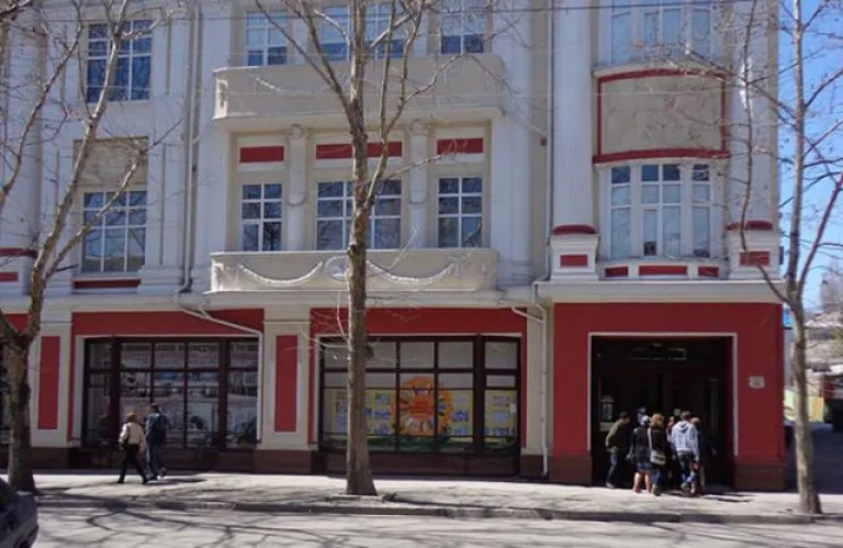 Πολύτιμα έργα τέχνης από μουσεία στη Μελιτόπολη και τη Μαριούπολη κλάπηκαν από τις ρωσικές δυνάμεις