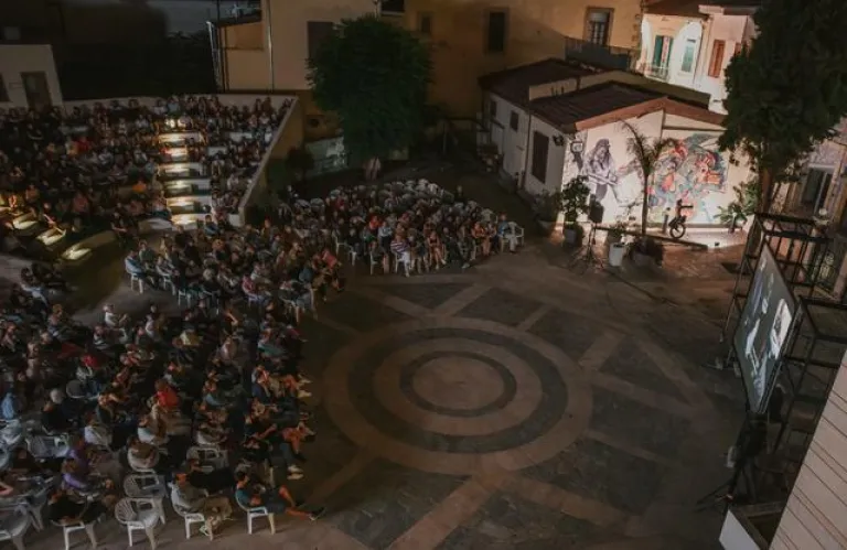 «Η Πεντάμορφη και το Τέρας» στην αυλή του Πολιτιστικού
