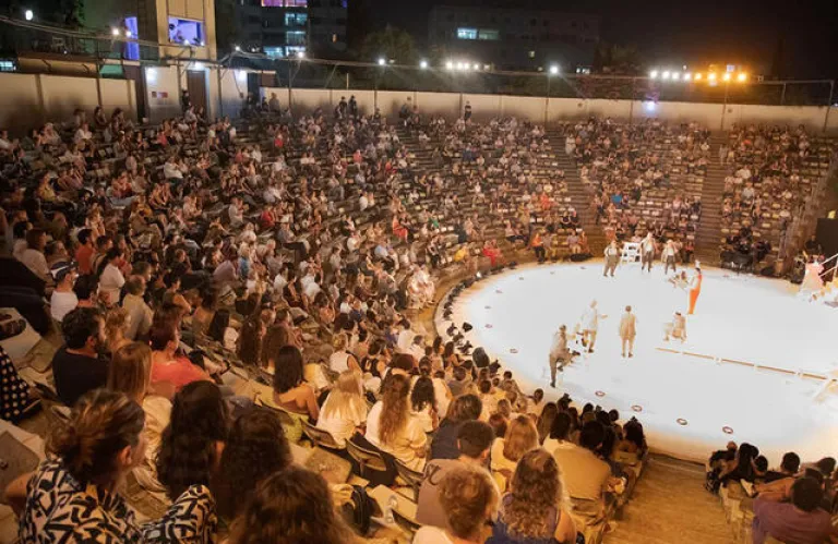 Ενθουσιώδης υποδοχή των Αχαρνέων χτες βράδυ στο Αμφιθέατρο Μακαρίου Γ΄