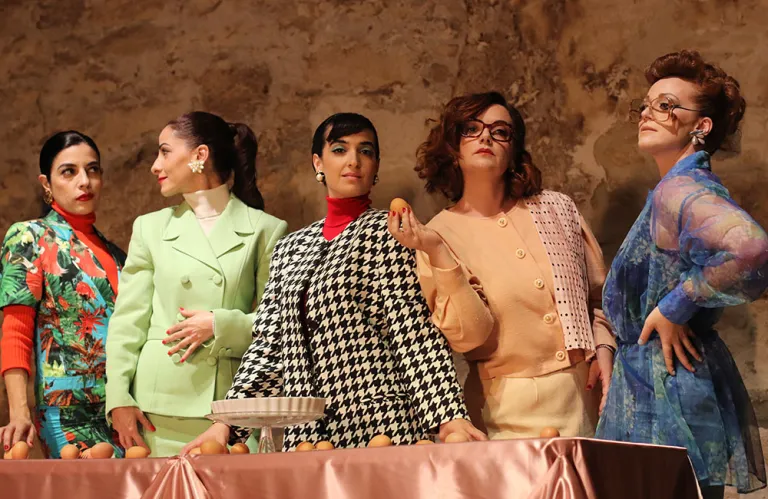 «5 Lesbians eating a quiche» | Δύο επιπλέον παραστάσεις 