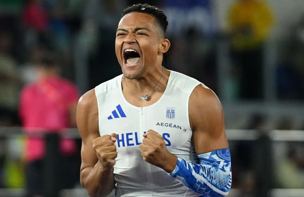 ΒΙΝΤΕΟ: Nέο πανελλήνιο ρεκόρ στον κλειστό στίβο για τον Καραλή