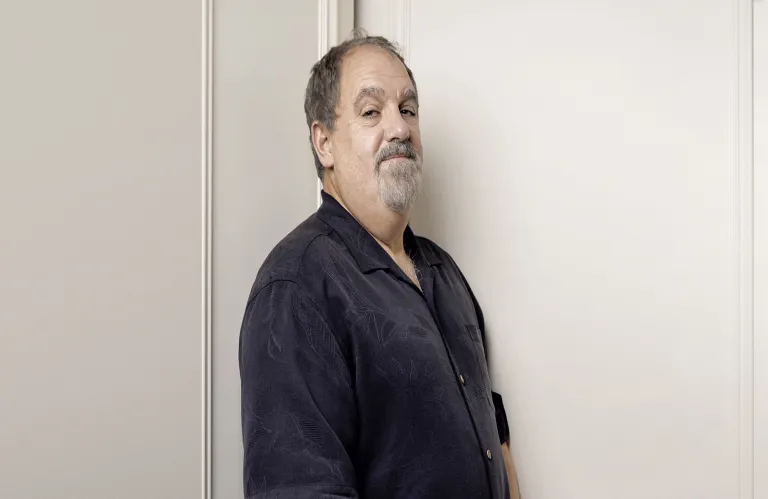 Τζον Λαντάου: Πέθανε ο παραγωγός των Avatar και Τιτανικού
