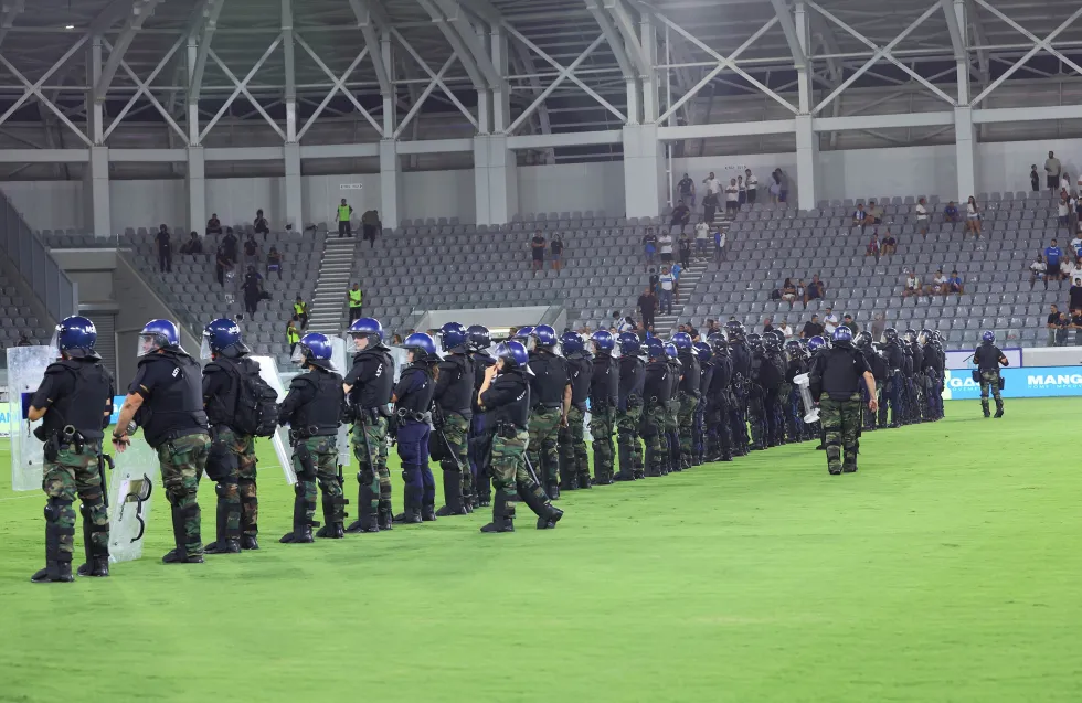 Βία στα γήπεδα: Πρόσθετες εξουσίες κατά της βίας στα γήπεδα - Νομοσχέδιο στη Βουλή