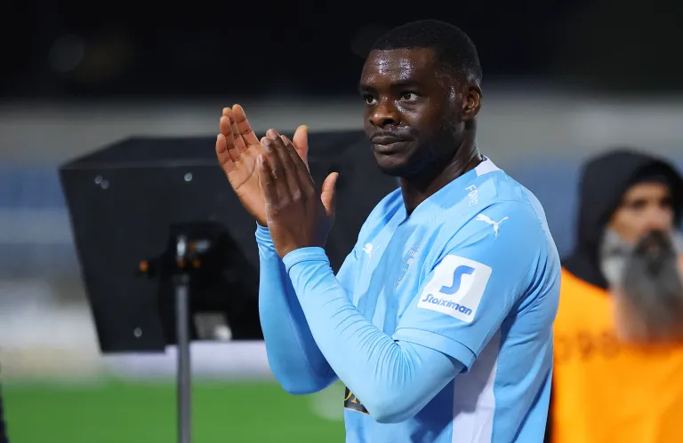 Πρόσθεσε άλλους τρεις «εκατομμυριούχους»