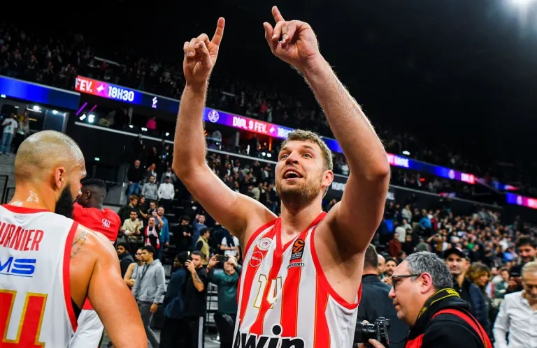 Ο Ολυμπιακός μετά το Παρίσι άλωσε και τη Βαρκελώνη με buzzer beater του Φουρνιέ