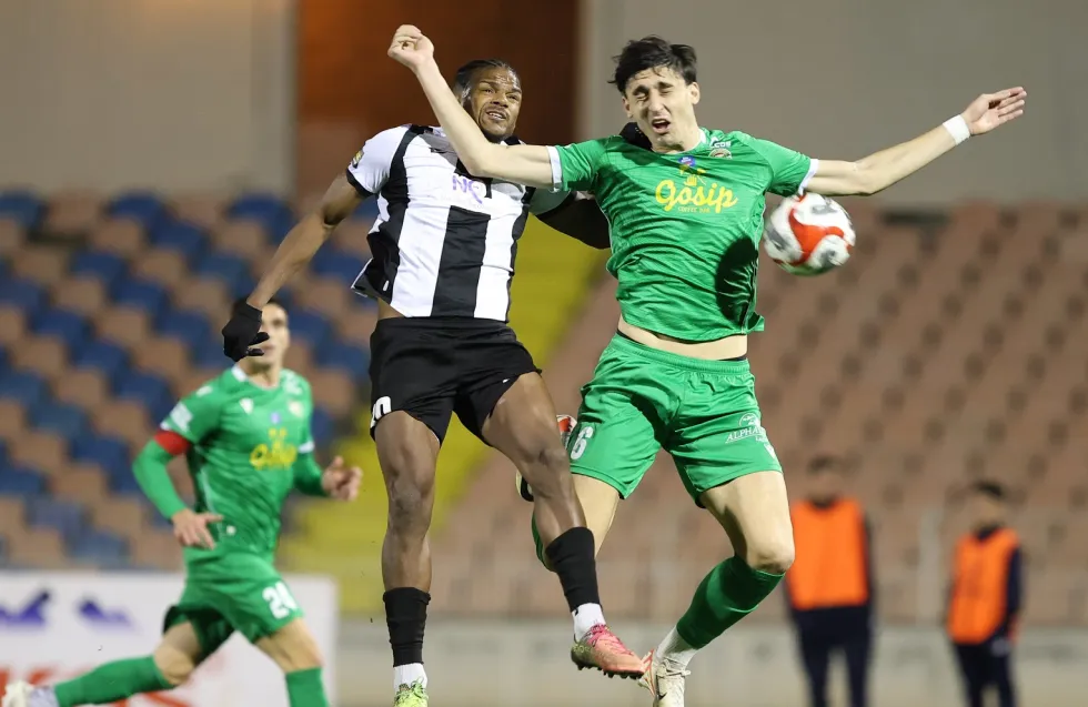 Β΄ ΚΑΤΗΓΟΡΙΑ: Οι προβολείς στο Μακάρειο, με τους υπόλοιπους να καραδοκούν...