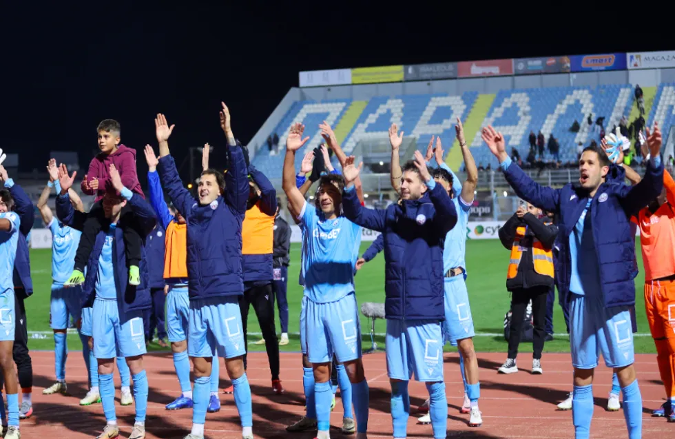 Το... εξάποντο μεγάλωσε την πίστη για παραμονή