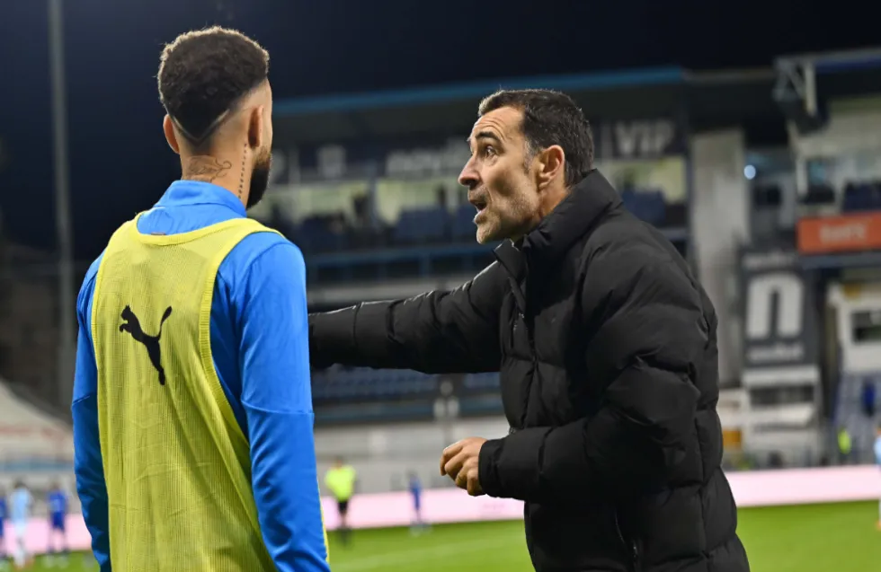 Δεν χαλαρώνουν με τον Καρσέδο