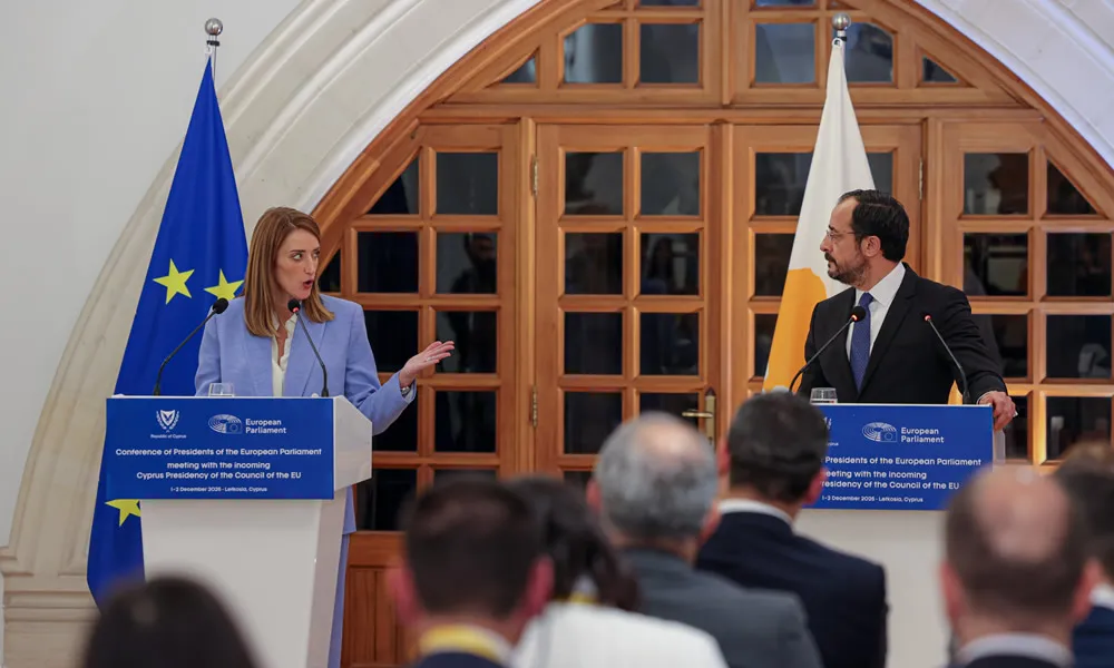 Η Πρωτοχρονιά στην κυπριακή παράδοση: Το ποδαρικό, το ρόδι και το έθιμο της ελιάς...!!