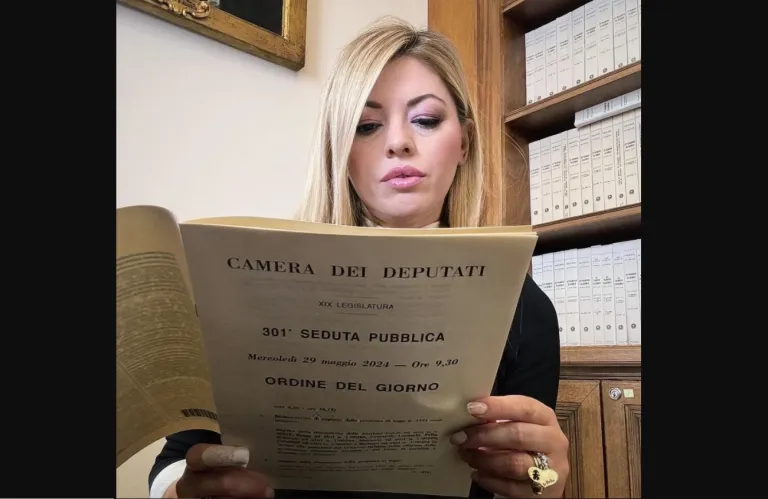 Ιταλία: Σκάνδαλο με influencer που προσελήφθη ως σύμβουλος του υπουργού Πολιτισμού 