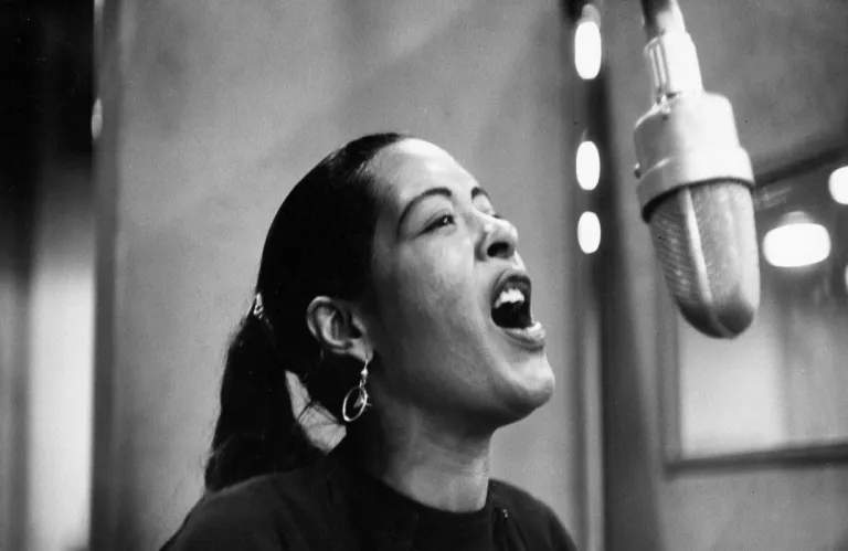 Billie Holiday | Ο αιματηρός Αύγουστος που ενέπνευσε το «Strange Fruit»