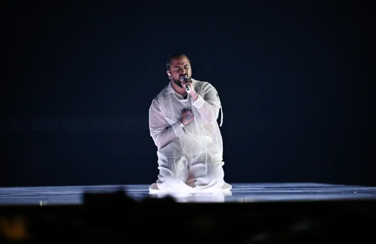 Eurovision 2024 | Ο Slimane που εκπροσώπησε τη Γαλλία πηγαίνει Αθήνα για δύο εμφανίσεις