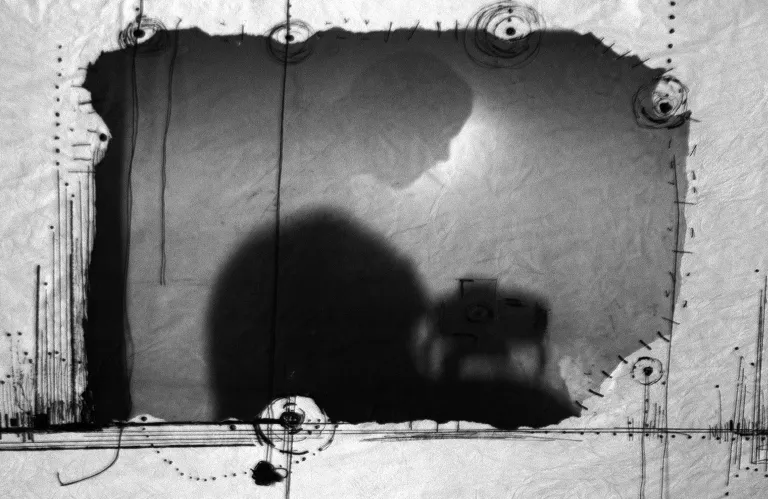 «Shadows and Beyond» | Έργα της Κύρκου στο «Διάτοπος»