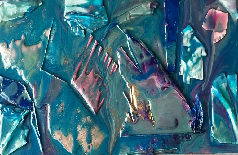 «Between the Lines» | Νέα ατομική έκθεση της Μάχιας Γενεθλίου