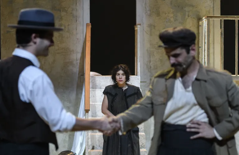 «Ούτε δούλα, ούτε κυρά» | Οι «4frontal» δίνουν φωνή στις «Σπυριδούλες»